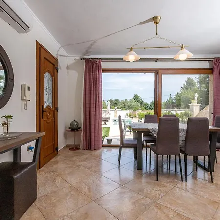 Selia Villa *