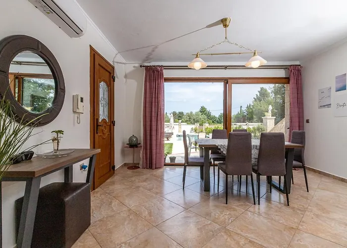 Selia Villa *